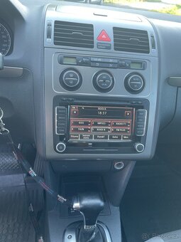 VW Touran, 2,0 TDi, 103 kW, r.v. 2008, - 12