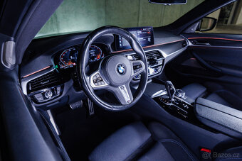 BMW 530d xDrive Touring Facelift M paket 2022, ťažné, DPH - 12