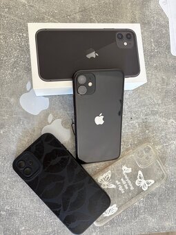 iPhone 11, 64GB černý - 12