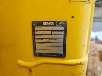 Válec ježkový Bomag BMP 8500 Kompaktor - dálkové ovládání - 12