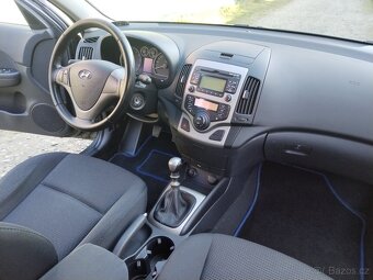 Hyundai i30 1.6 benzín 93KW-Koup.ČR,CEBIE,PO SERVISU - 12