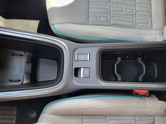 FIAT 600 La Prima BEV 54 kWh 156K 115 kW - 12