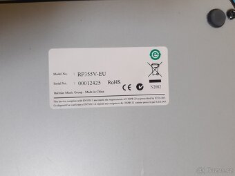 Squier Starcaster + efektor, looper, mikrofon, sluchátka. - 12