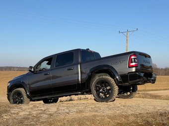 DODGE RAM 1500 5,7 HEMI 2022    GT       46 000 km - 12