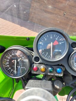 Kawasaki ZXR 750 H1 - 12