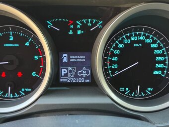 TOYOTA LAND CRUISER 4,5 D L200 TOP STAV - 12