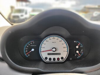 Hyundai i10,1.1i,48kw,rok 2009. - 12