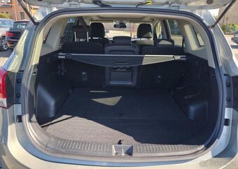 Kia Carens 1.6 GDI Klima, Panorama benzín manuál 99 kw - 12