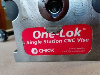Špičkový CNC svěrák CHICK ONE LOCK - téměř nový - 12