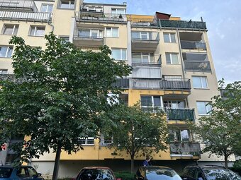 Pronájem bytu 1+KK ulice Zakšínská Praha 8 Střížkov - 12