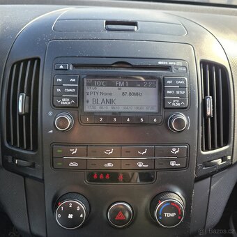 Hyundai I30 hatchback 1.4i r.v2008 - 12