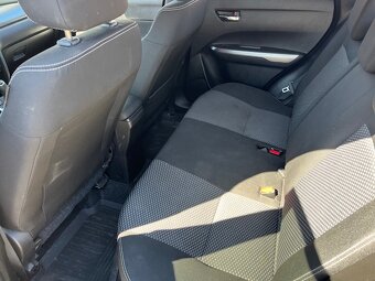 Suzuki Vitara 1.0 Booster Jet Premium 4x4, šedá metaliza - 12
