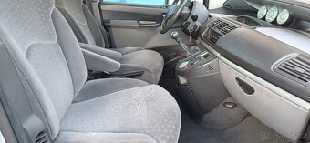 Peugeot 807 2.2  94kw 7 míst - 12