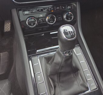 Skoda Superb 3 STYLE panorama 140KW TOP STAV - 12