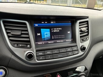 Hyundai Tucson 2.0CRDi 100kW 4x4 ČR 1MAJ NAVI DPH TAŽNÉ - 12