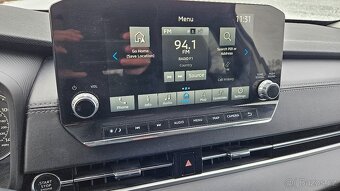 Outlander 2,4i Intense 7-míst. - 12