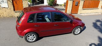 Ford fiesta - 12
