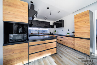 Novostavba s chytrou domácností na lukrativním místě ve Včel - 12