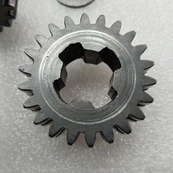 MANET 90 PŘEVODOVKA ORIGINÁL - 12