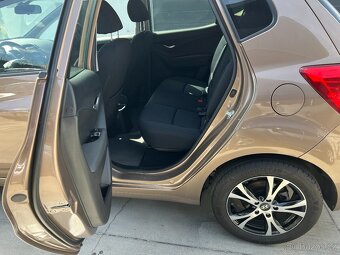HYUNDAI ix20 1.6i 92 KW PDC TEMPOMAT VYHŘ.SEDADLA 2xALU KOLA - 12