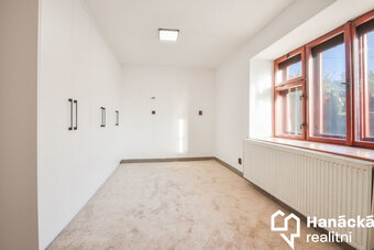 Prodej rodinného domu u Šternberka - 12