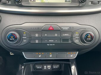 Kia Sorento III 2.2CRDi 4WD EXCLUSIVE Rebel - 12