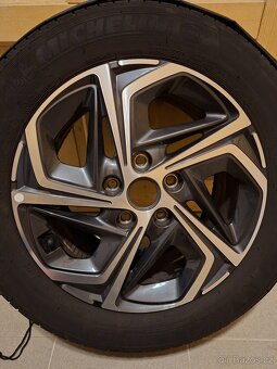 Prodám 16" Alu kola Hyundai 5x114,3 ET 50, 6,5Jx16 - 12