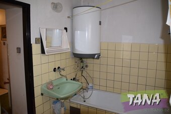 Rodinný dům v obci Chotěvice, okr. Trutnov, ev.č. 00216 - 12