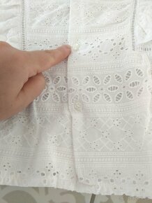 1x oblečená bílá krajková vyšívaná halenka Mayoral 134 - 12