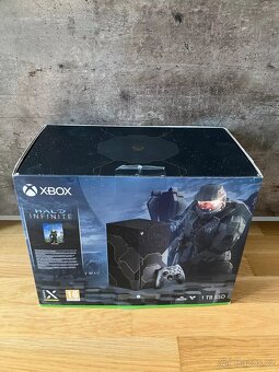Prodám Xbox Series X Halo Infinite - 12