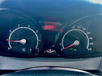 Ford Fiesta - 12
