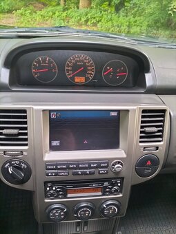 Nissan X-Trail 2.2 dci 4x4 - 12