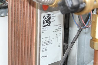 Prodám akumulační nádrž Vaillant s přímím ohřevem teplé vody - 12