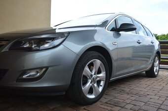 Opel Astra J Sports Tourer 2.0 CDTI, 118kW, KLIMA,nový DPF - 12