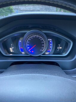 VOLVO V40 - 12