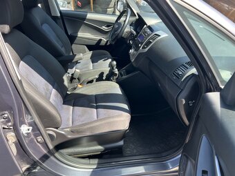 HYUNDAI iX20 1.4i 66 KW 1.MAJITEL PARK.S.VYHŘ.SEDADLA+VOLANT - 12