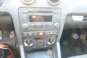 Audi A 3 1.6i Sportback - 12