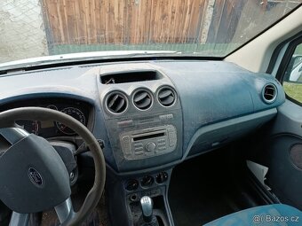 Prodám Ford Tourneo Conect Rok výroby: 2011 Barva Bílá - 12