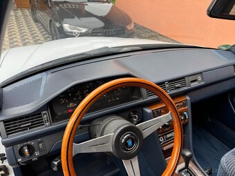 Mercedes-Benz 124 300 132kW Automat W124 1987 Veteran - 12