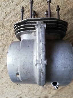 JAWA 350/18 PÉRÁK ,1952, PÁROVÉ BLOKY, KARTERY, SKŘÍŇ MOTORU - 12