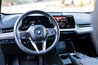BMW IX1 e Drive20 elektromobil 2024, 9500km - 12