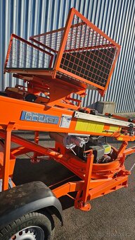 Stavební výtah BÖCKER 31m, kloub 11m - motor HONDA - CZ SPZ - 12