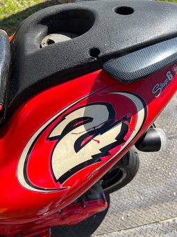 Yamaha Aerox edice Max Biaggi - 12