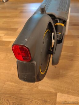 Elektrokoloběžka Segway Ninebot G2 Max, jak nová, 35-40 km/h - 12