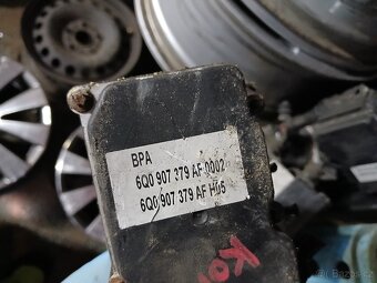 ABS jednotka na Škoda VW - 12