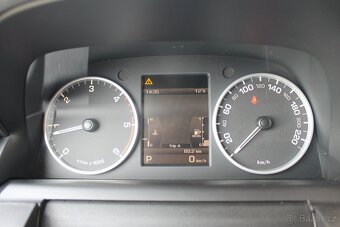 Land Rover Discovery 3.0SDV6 180kW 7/2011 PANORAMA 7M - 12