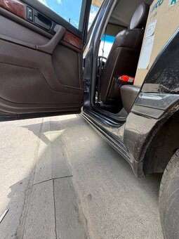 BMW 730i E32 - 12