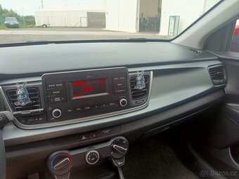 Kia Rio - 12