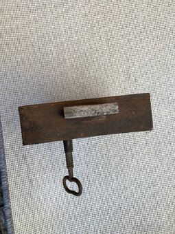 Zámek dveřní starožitný s klíčem - 12