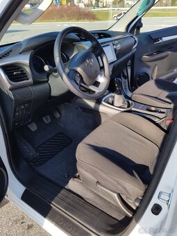 TOYOTA HILUX 2.4D – 4D - TOP STAV (Odpočet DPH) - 12